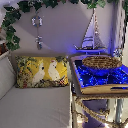 Symbiose Sur L'eau Bateau-hôtel Gruissan