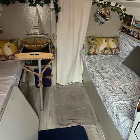 Symbiose Sur L'eau Bateau-hôtel