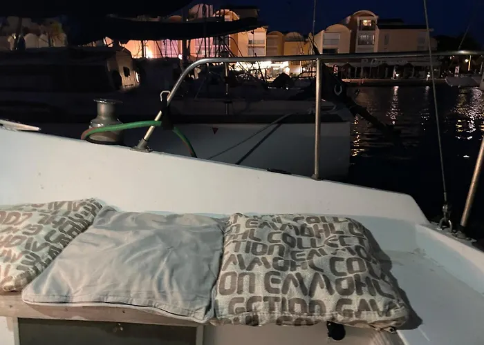 Symbiose Sur L'eau Botel